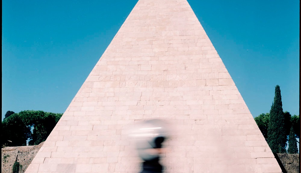 Pyramid of Cestius, Scooter